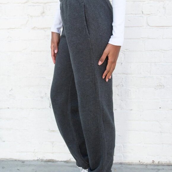Brandy Melville Dark Grey Rosa Sweatpants - Picture 1 of 3